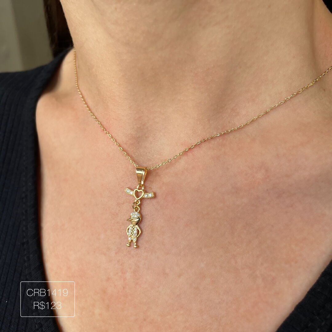 Colar Canga c/ 1 Menino Cravejado Cristal Dourado